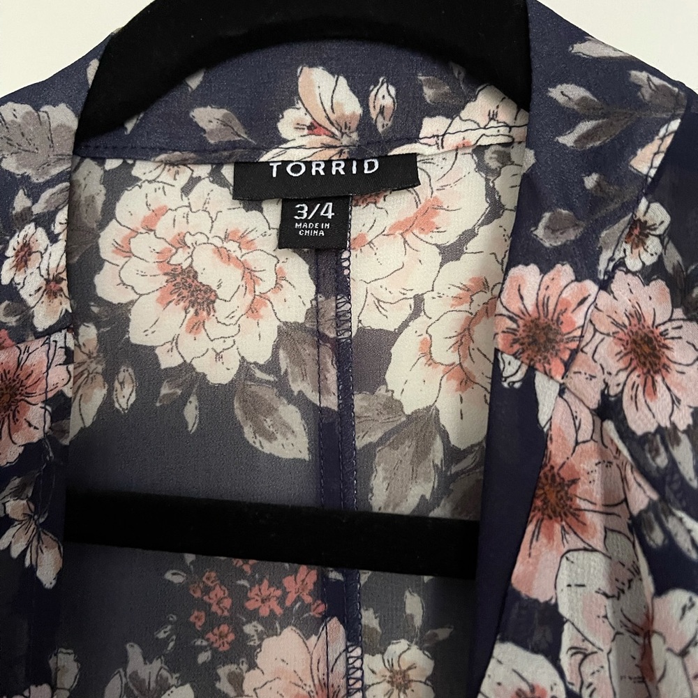 Navy floral kimono